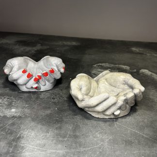 Mains jointes